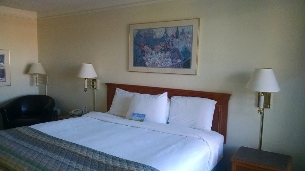 Extended Stay America Suites - Бристол Екстериор снимка